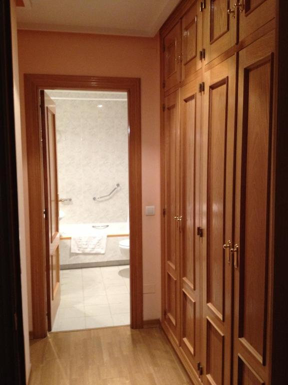 Apartamentos Turisticos Puerta De Leon Room photo